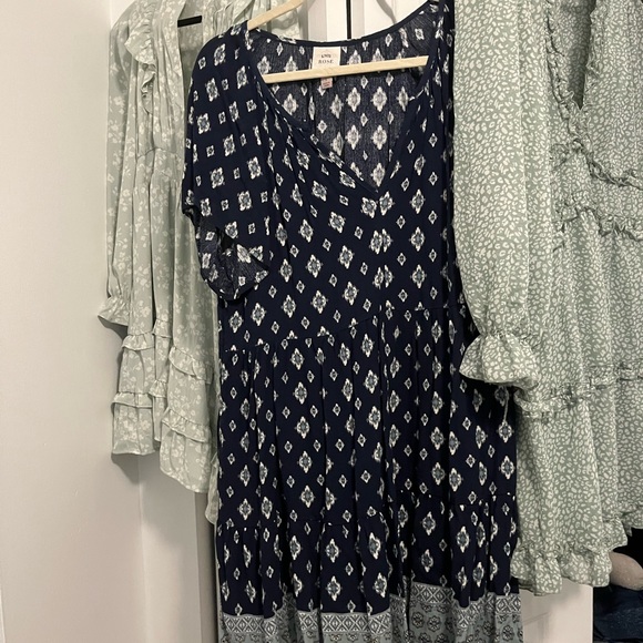 Dress - Picture 1 of 4